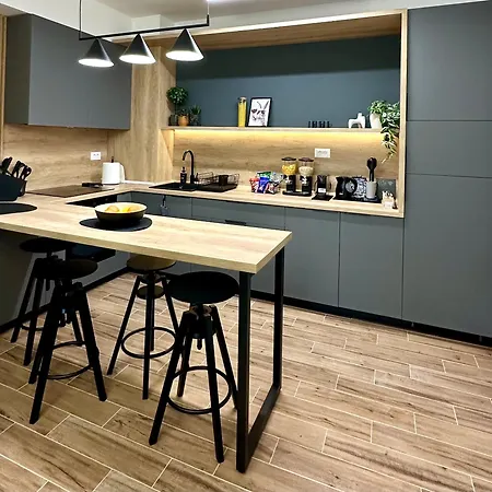 아파트 Markos Center *