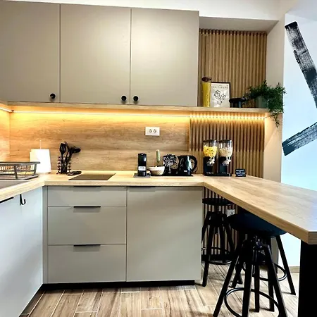 Markos Center 아파트 *