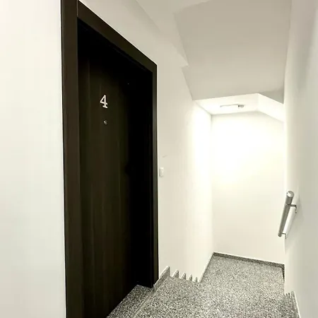 Markos Center 아파트