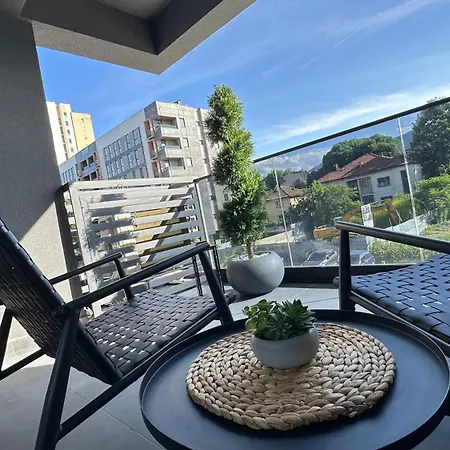 Markos Center 아파트