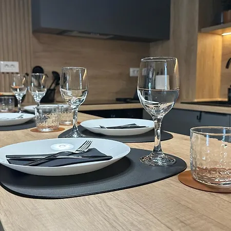 Markos Center 아파트