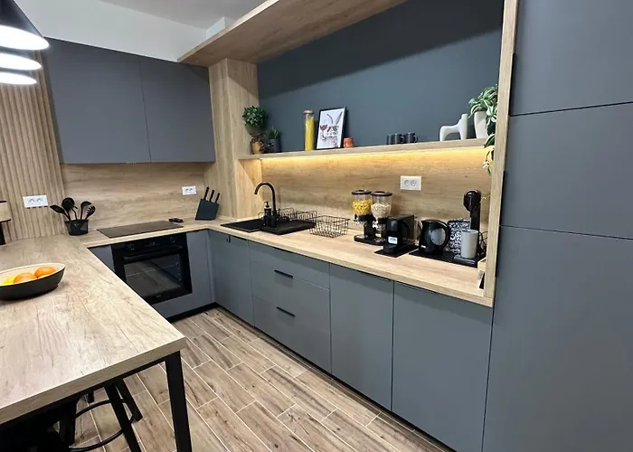 Апартаменти Markos *